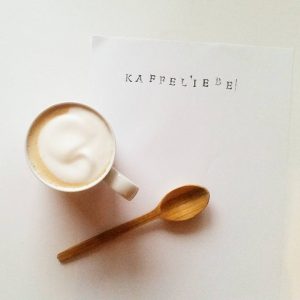 Foto von einem Milchkaffee