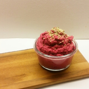 Foto von Rote Beete-Hummus