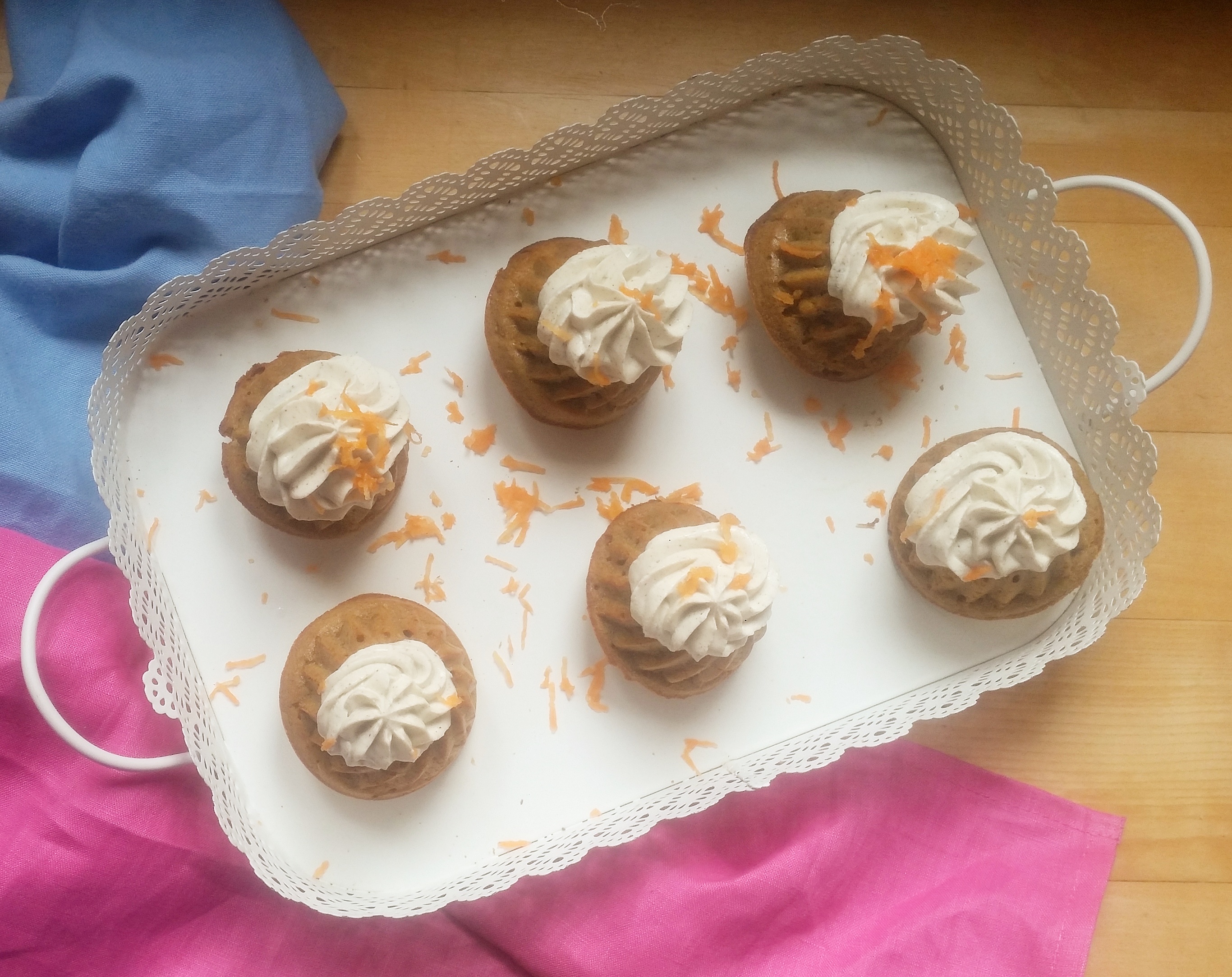 Foto von Rührkuchen in Gugelhupf-Formen