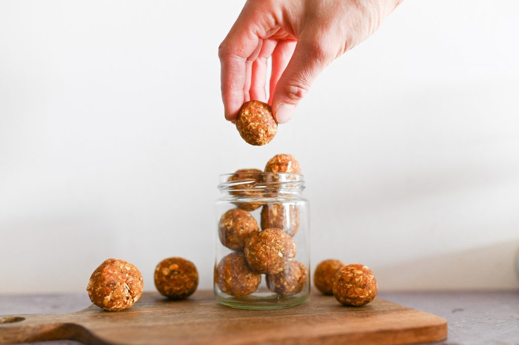 Karottenkugeln oder Carrot Cake Balls